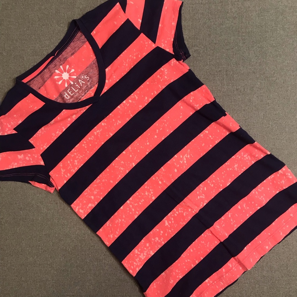 Delia’s- Short Sleeve V-neck